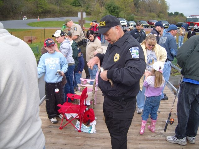 kidsfishday090.jpg