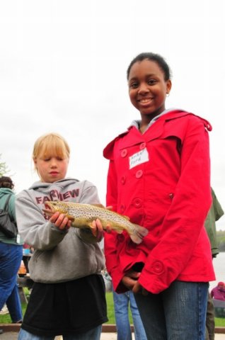 kidsfishday143.jpg